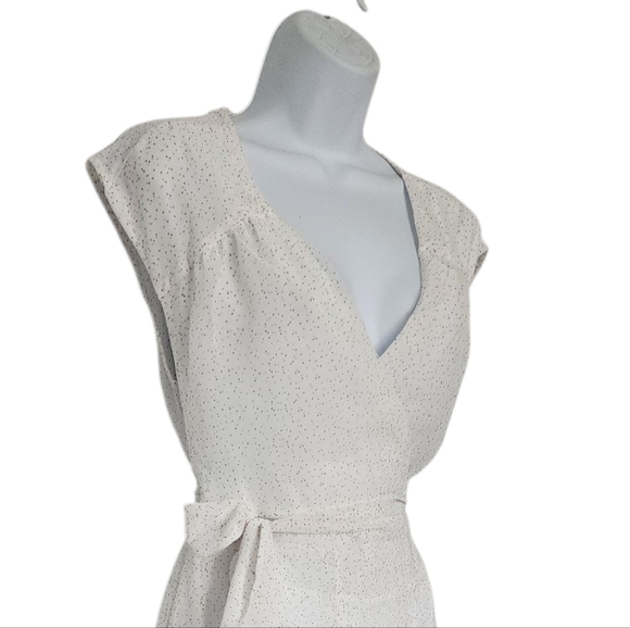 Favlux Fashion Womens Jumpsuit Wrap Front Overlay Size Medium Shorts V-Neck. - Picture 5 of 8